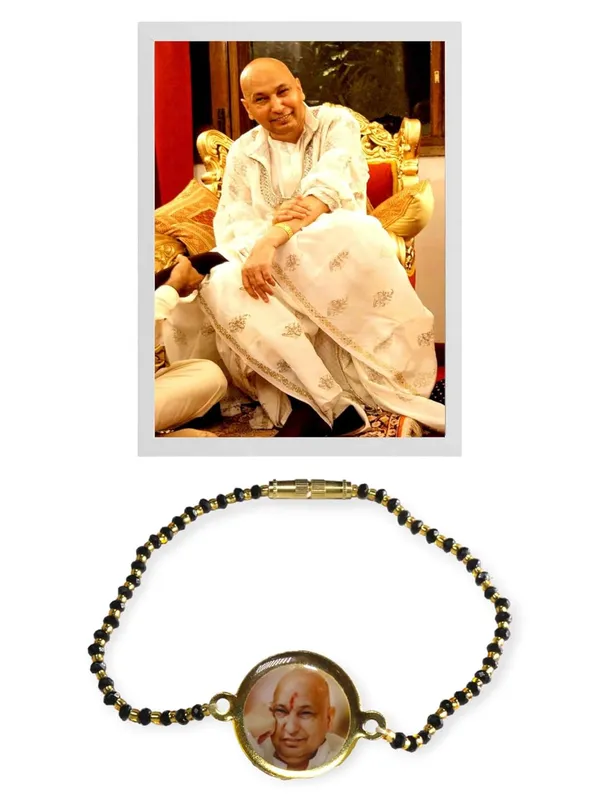 Shukrana_Blessings_Guruji_Bracelets_|_Guru_Ji_Bracelet_|_Guruji_Swaroop_Bracelets_–_Black_and_Gold_Beaded_Design_with_Magnetic_Clasp_and_Gold-Tone_Photo_Frame_(One_Piece)