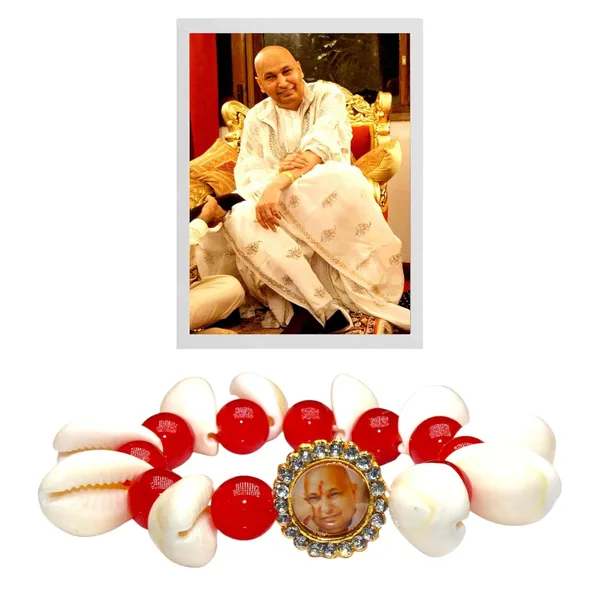 Shukrana_Blessings_Guruji_Swaroop_Kodiya_Bracelet_with_Religious_Charm,_Clear_Crystals_and_Colour_Full_Beads,_Gold-Plated_Frame_(Kodiya)