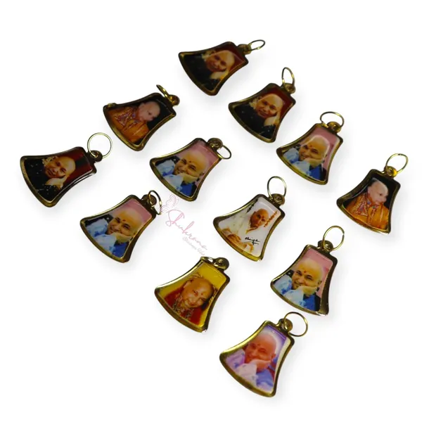 Shukrana_Blessings_GURU_JI_SWAROOP_Pendant_Locket_|_Jai_Guruji_Blessings_Pendant_for_Men_&_Women_|_Spiritual_&_Devotional_Jewelry_(Set_of_12)