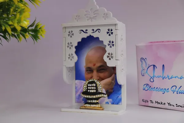 Shukrana_Blessings_Guruji_Swaroop_Car_Dashboard_Frame_|_White_Wooden_Temple_Design_with_Gold-Plated_Crystal_Shivling_|_Spiritual_Idol_for_Home,_Office_&_Gift