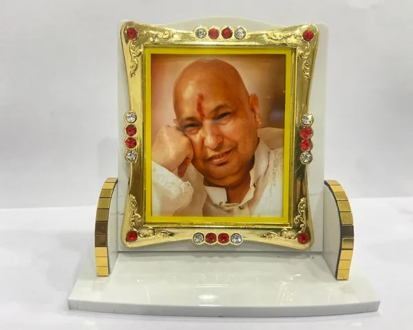 Office_Table_Photo_Frame_(Guruji_Face)