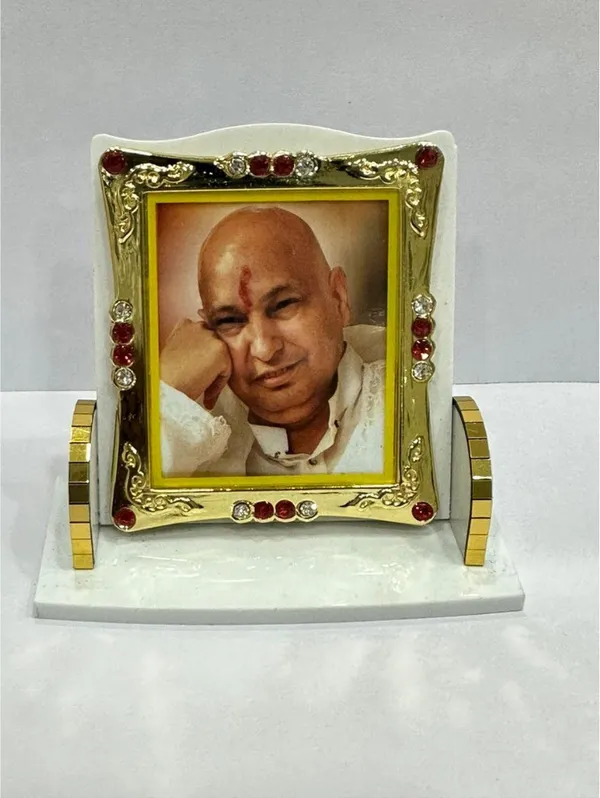 Office_Table_Photo_Frame_(Guruji_Face)