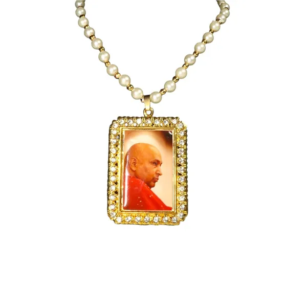Shukrana_Blessings_Jai_Guruji_Swaroop_Pendant_Locket_with_Mala_|_Jai_Guruji_Blessings_Necklace_for_Men_&_Women_|_Spiritual_&_Devotional_Jewelry_(Pendant-Locket-Mala1)