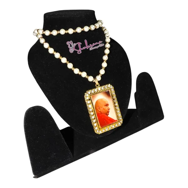 Shukrana_Blessings_Jai_Guruji_Swaroop_Pendant_Locket_with_Mala_|_Jai_Guruji_Blessings_Necklace_for_Men_&_Women_|_Spiritual_&_Devotional_Jewelry_(Pendant-Locket-Mala1)