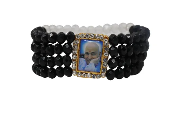 Shukrana_Blessings_Jai_Guruji_Swaroop_Bracelet_|_Guru_Ji_Bracelets_|_Black_Ceramic_Beads_Spiritual_Wristband_for_Men_&_Women_|_Guruji_Blessings_Bracelet_with_Natural_Stone_(Black-Pearl)