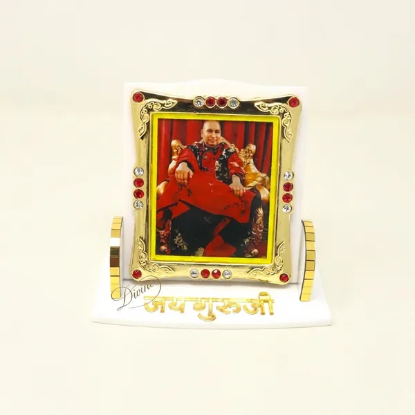 Divine_GURU_JI_Guru_Ji_Car_Dashboard_Idol_|_Spiritual_Photo_Frame_Showpiece_for_Car,_Home_Temple_&_Office_Desk_|_Devotional_Gift