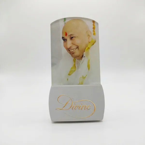 Divine_GURU_JI_guruji_LED_Lamp_|_Divine_Night_Lamp_with_Guru_Ji_Swaroop_|_Spiritual_Table_Lamp_for_Home,_Mandir_&_Gifting