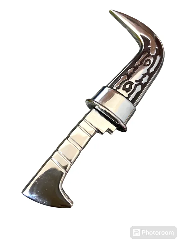 Silver_Stylish_Shining_Look_Made_of_Fibre_Plastic_Body_with_Non_Sharp_Iron_Blade_(8_Inch)