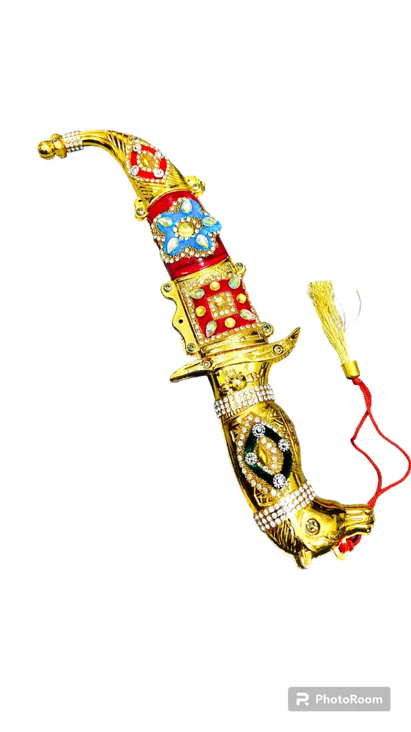 Golden_&_Red_Stylish_Shining_Look_Made_of_Fibre_Plastic_Body_with_Non_Sharp_Iron_Blade_(8_Inch)