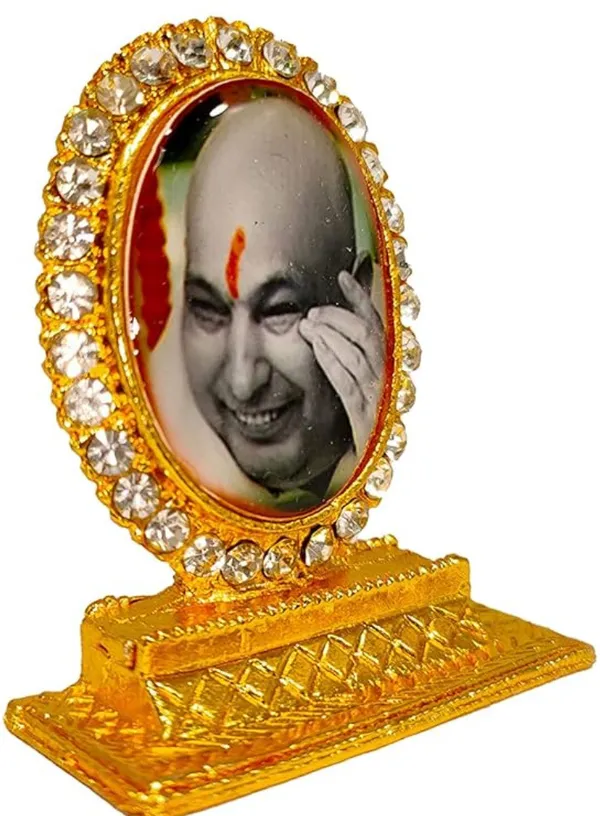 Guruji_Swaroop_Premium_Car_Dashboard_Showpiece_(Guruji_Face)