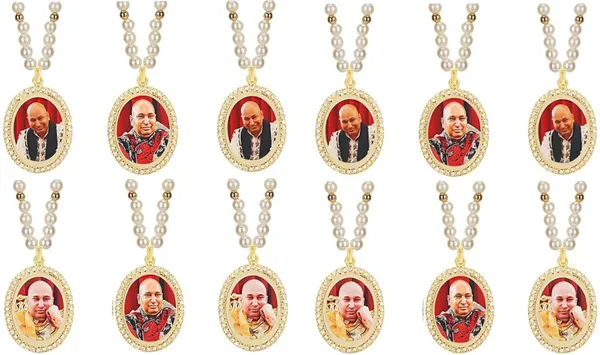 GuruJi_Swaroop_Photo_Car_Hanging_Oval_Shape_Diamond_Nug_Pendant(pk-12)