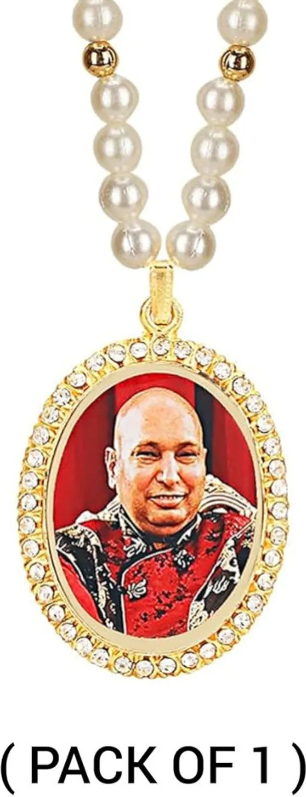 GuruJi_Swaroop_Photo_Car_Hanging_Oval_Shape_Diamond_Nug_Pendant(pk-1)