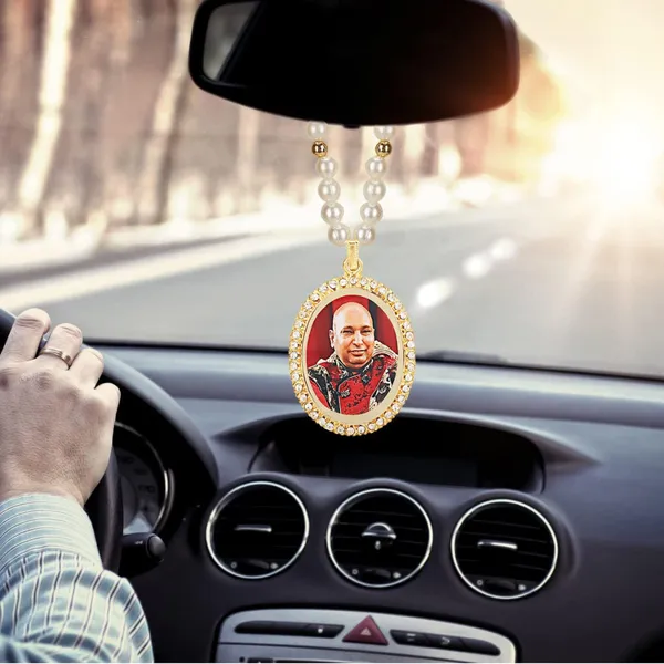 GuruJi_Swaroop_Photo_Car_Hanging_Oval_Shape_Diamond_Nug_Pendant(pk-1)