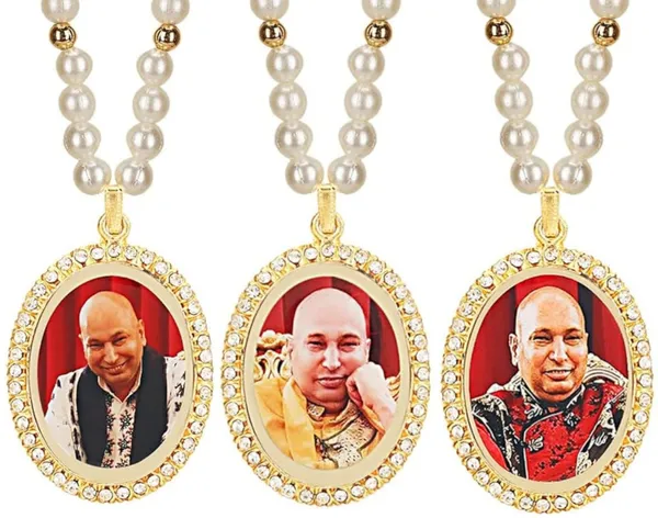 GuruJi_Swaroop_Photo_Car_Hanging_Oval_Shape_Diamond_Nug_Pendant(pk-3)