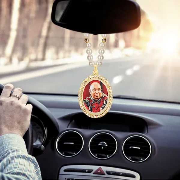 GuruJi_Swaroop_Photo_Car_Hanging_Oval_Shape_Diamond_Nug_Pendant(pk-3)