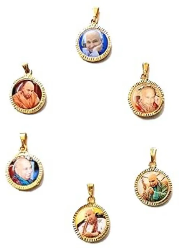 Round_Golden_Double_Sided_Guruji_Swaroop(set-12)_with_4_gold_plated_chain
