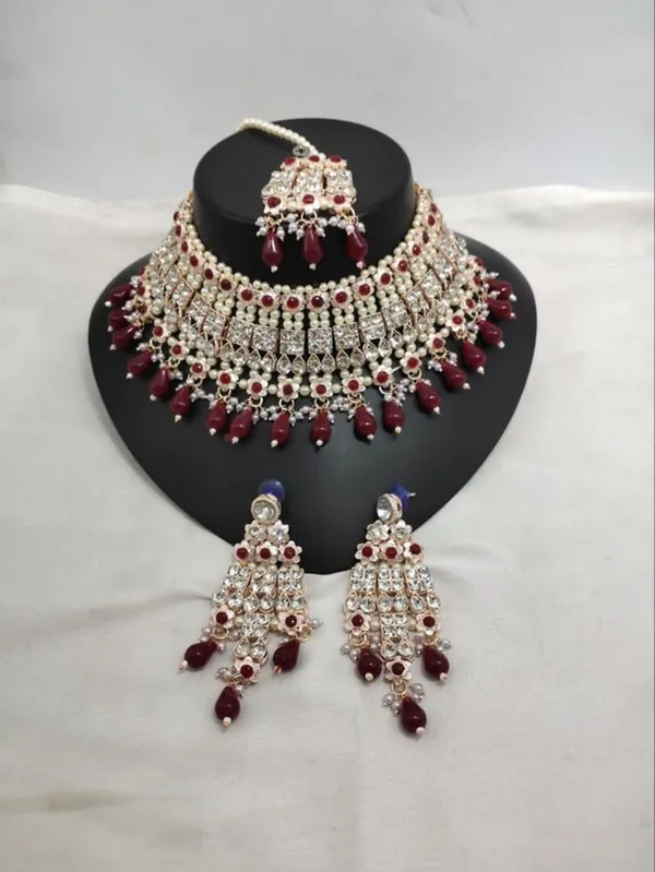 Red_Premium_Alloy_Necklace_With_Earrings_&_Maang_Tikka_Jewellery_Set_For_Women_(Pack_Of_2)