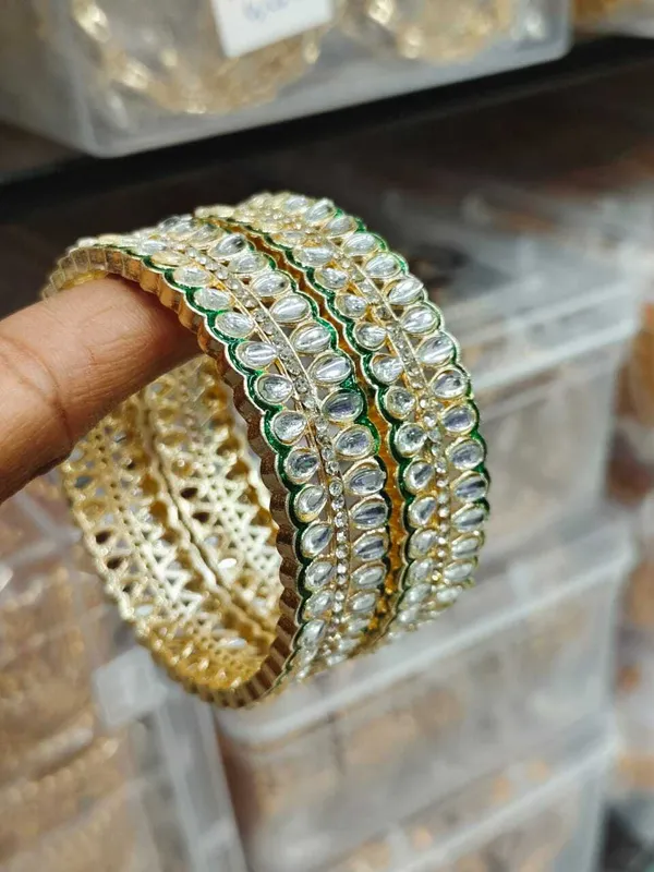 Gold_Premium__Brass_Bangle_For_Women_(Pack_Of_2)