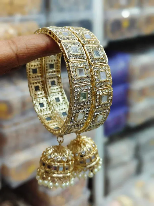 Gold_Premium__Brass_Bangle_For_Women_(Pack_Of_2)