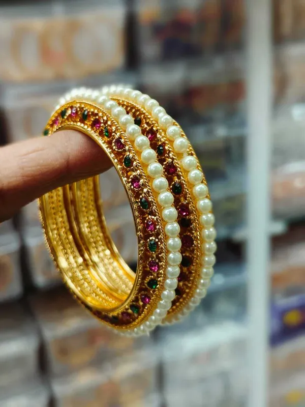 Gold_Premium__Brass_Bangle_For_Women_(Pack_Of_2)