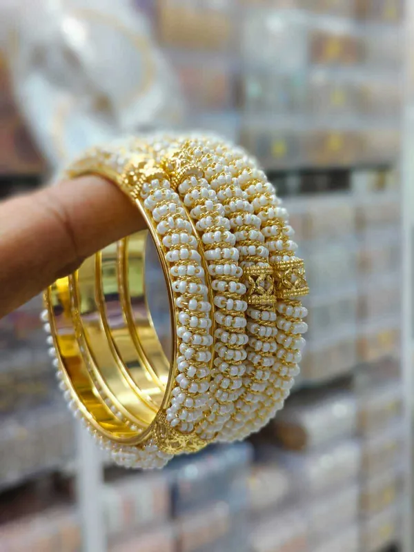 Gold_Premium__Brass_Bangle_For_Women_(Pack_Of_4)