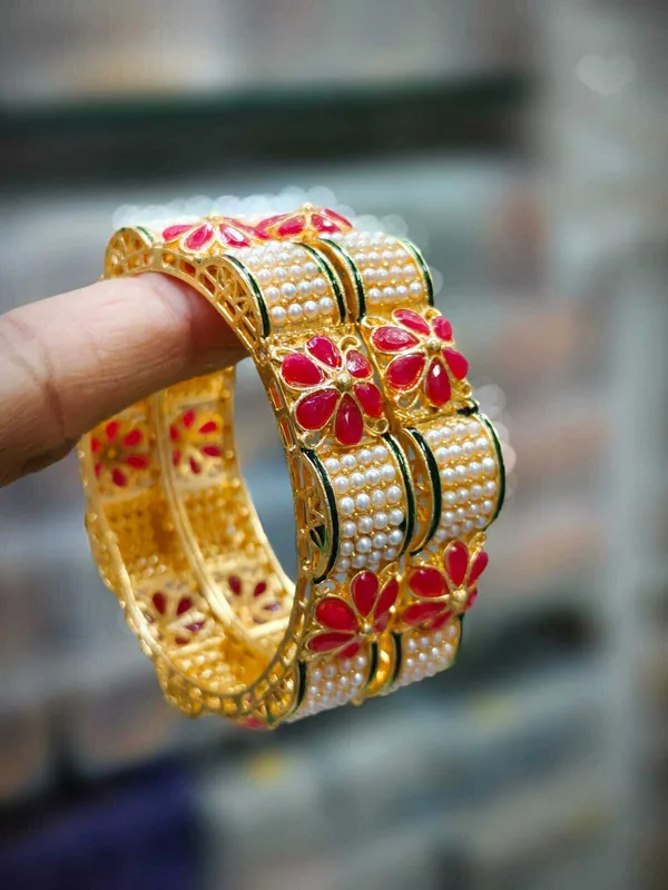 Gold_Premium__Brass_Bangle_For_Women_(Pack_Of_2)