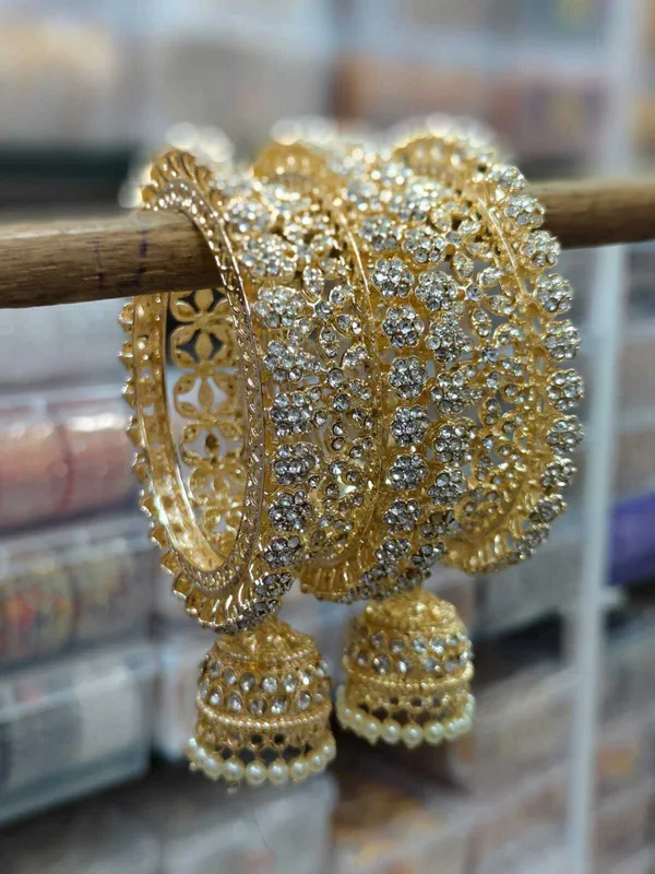 Gold_Premium__Brass_Bangle_For_Women_(Pack_Of_4)