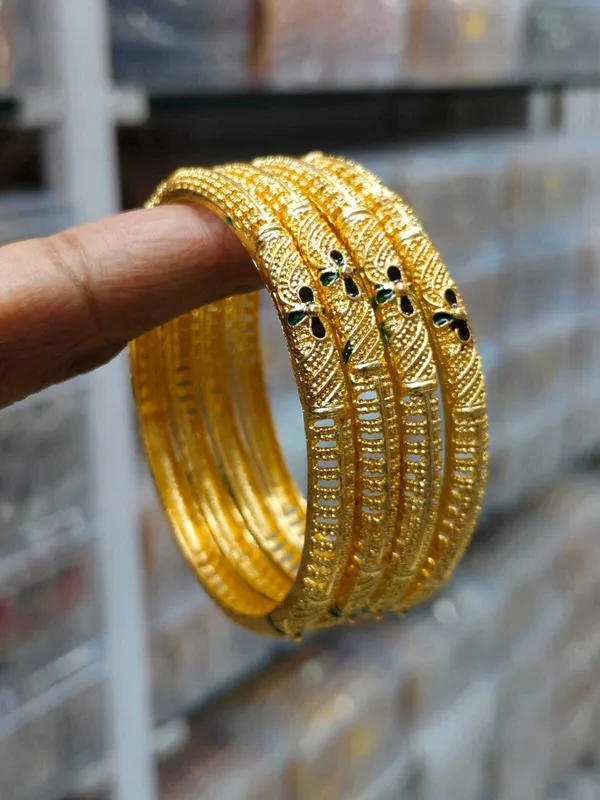 Gold_Premium__Brass_Bangle_For_Women_(Pack_Of_4)
