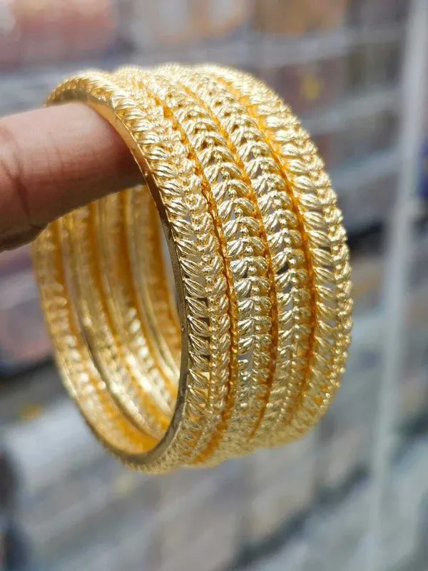 Gold_Premium__Brass_Bangle_For_Women_(Pack_Of_4)
