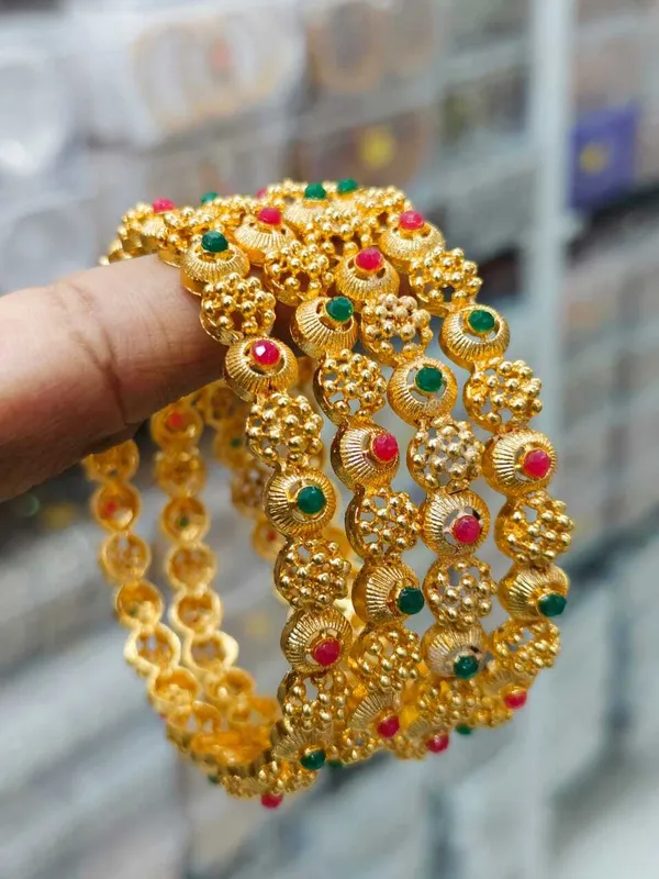 Gold_Premium__Brass_Bangle_For_Women_(Pack_Of_4)