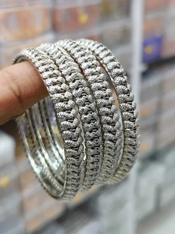 Silver_Premium__Brass_Silver_Bangle_(Pack_Of_4)