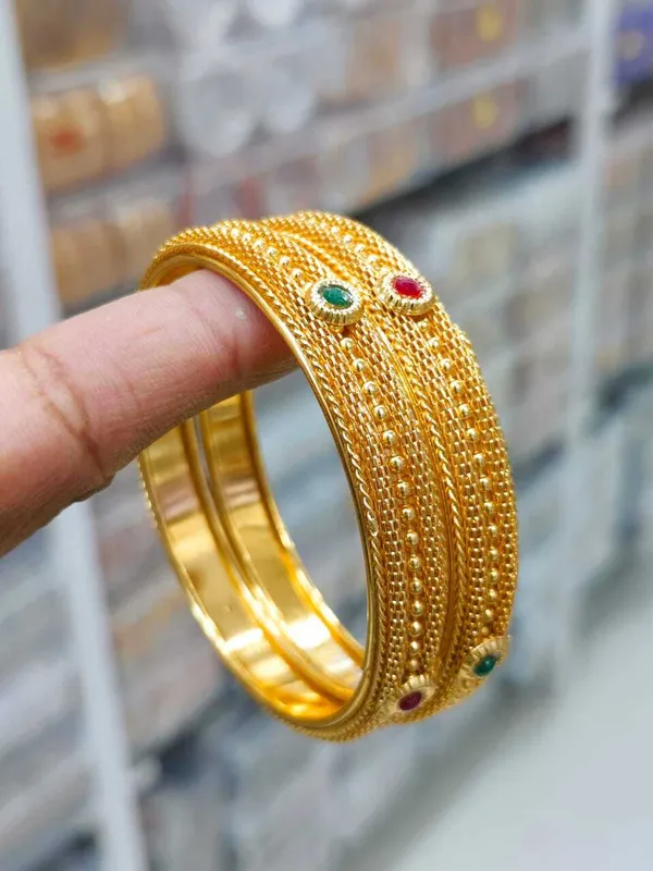Gold_Premium__Brass_Bangle_For_Women_(Pack_Of_2)