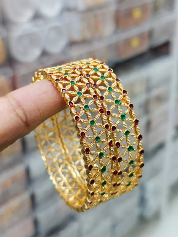 Gold_Premium__Brass_Bangle_For_Women_(Pack_Of_2)