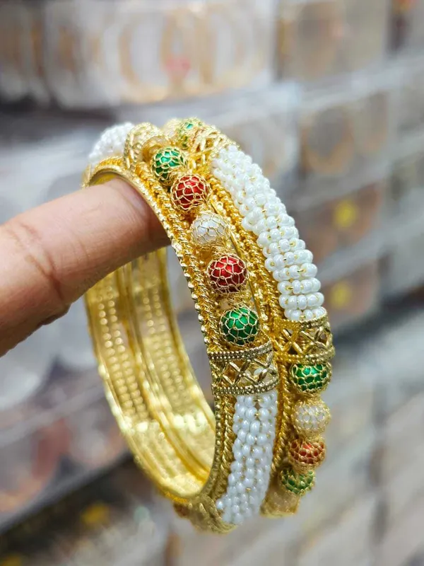 Gold_Premium__Brass_Bangle_For_Women_(Pack_Of_2)