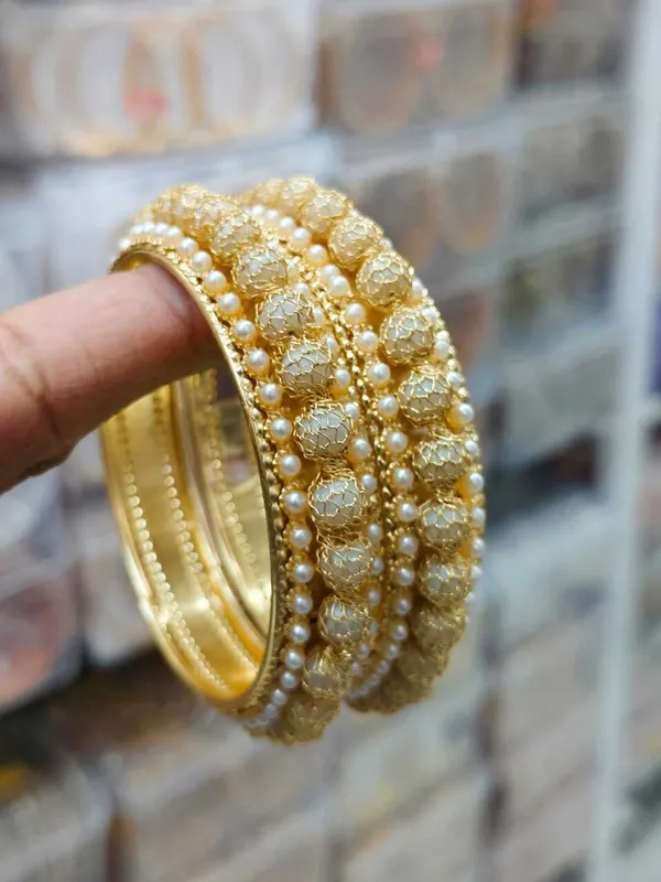 Gold_Premium__Brass_Bangle_For_Women_(Pack_Of_2)