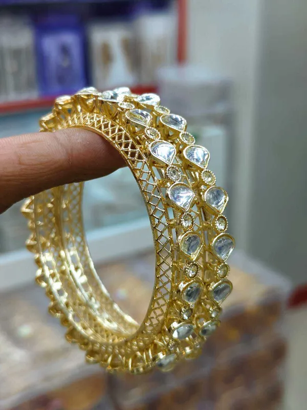 Gold_Premium__Brass_Bangle_For_Women_(Pack_Of_2)