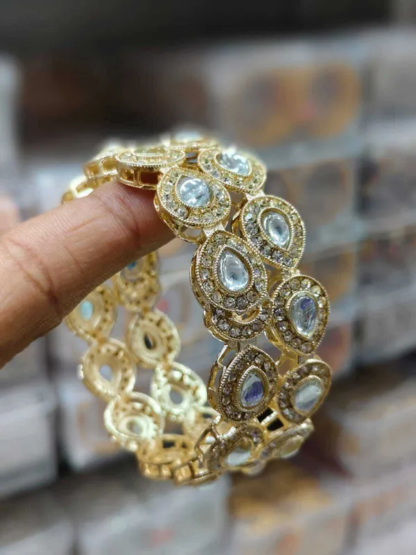 Gold_Premium__Brass_Bangle_For_Women_(Pack_Of_2)