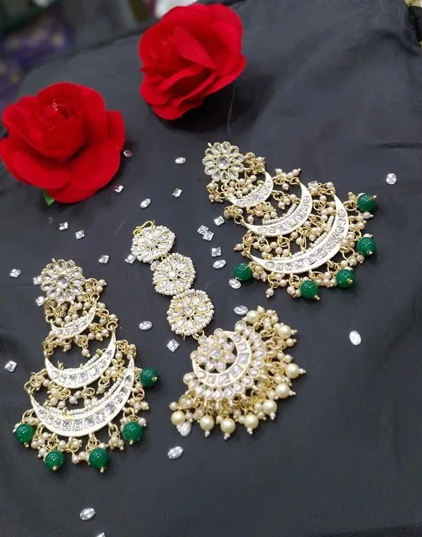 Green_Premium_Brass_Earrings_&_Maang_Tikka_Jewellery_Set_For_Women
