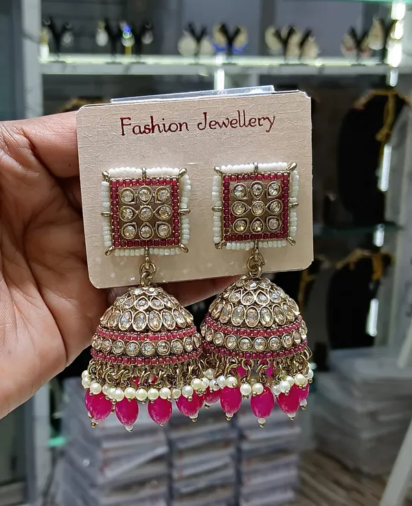 Gold_Chandbali_Clip-on_Earring__For_Women