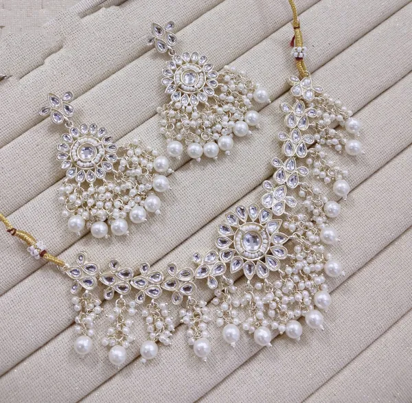 White_Gold-plated_Necklace__Earring_&_Maang_Tikka_Set__For_Women