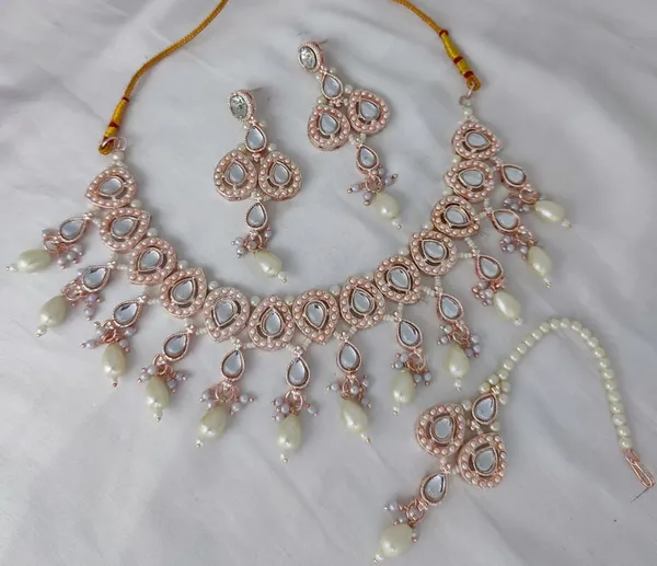 White_Premium_Alloy_Earrings_&_Necklace_Jewellery_Set_For_Women