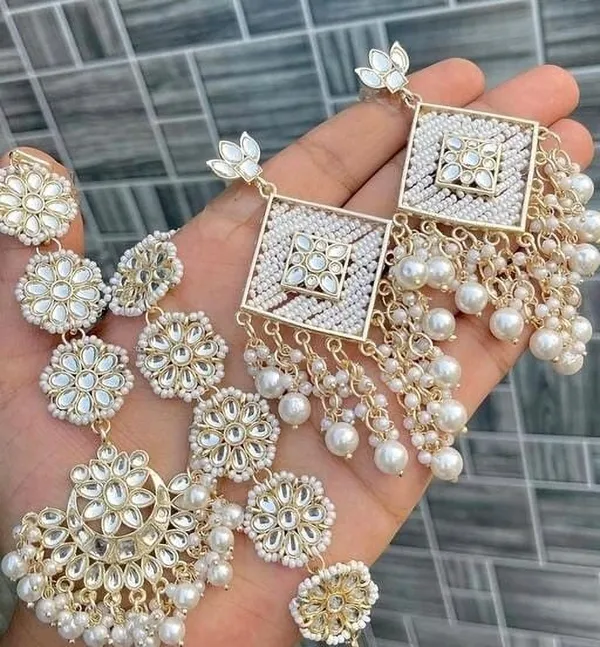 Gold_Premium_Alloy_Earrings_&_Maang_Tikka_Jewellery_Set_For_Women