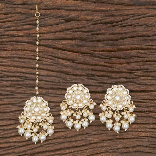 Gold__Brass_Jhumka_Earrings_For_Women