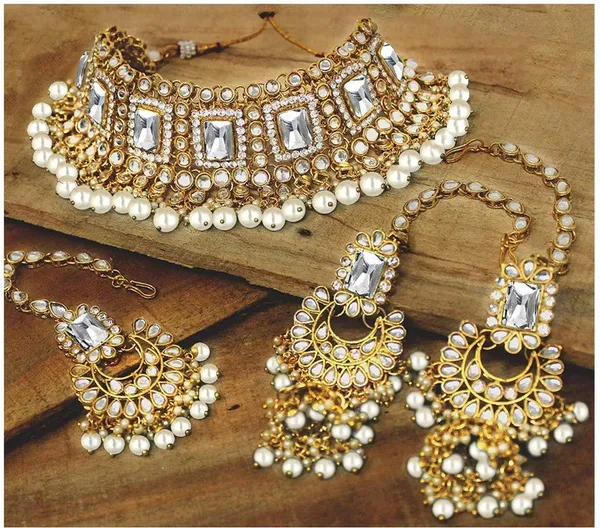 White_Premium_Alloy_Necklace_With_Earrings_&_Maang_Tikka_Jewellery_Set_For_Women