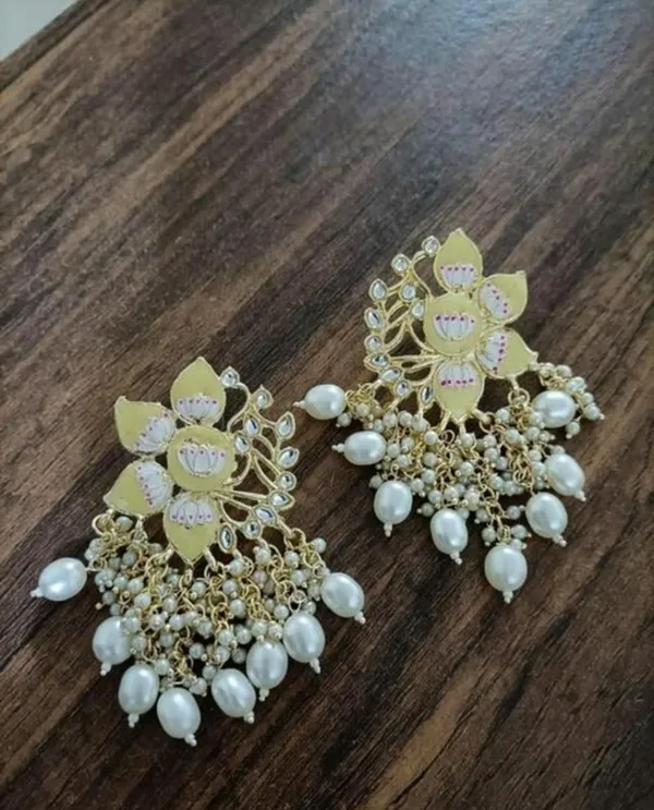 Gold__Alloy_Clip-On_Chandbali_Earrings_For_Women