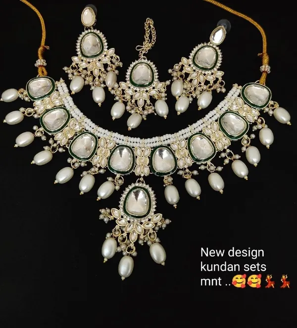 White_Premium_Alloy_Earrings_&_Necklace_Jewellery_Set_For_Women_(Pack_Of_2)
