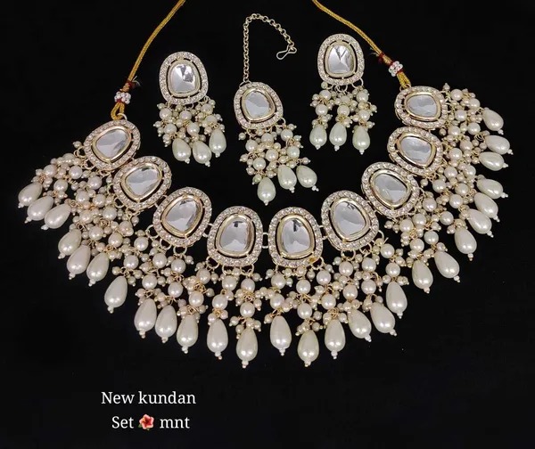 White_Premium_Alloy_Earrings_&_Necklace_Jewellery_Set_For_Women_(Pack_Of_2)