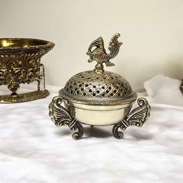Handicraft_Incense_Burner_Lobandaan,_Dhoopdani_for_home_office_Decorative_Showpiece_-_16_cm_(Brass,_Gold)