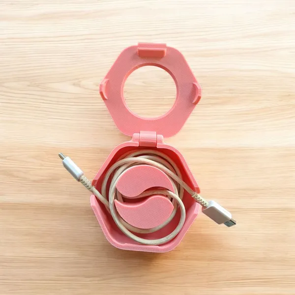Retractable_USB_Cable_Organizer_Compact_Cord_Management_Pink_Case
