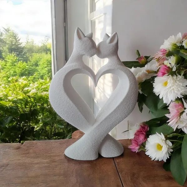 Love_Heart_Shaped_Cat_Sculpture_Home_Decoration